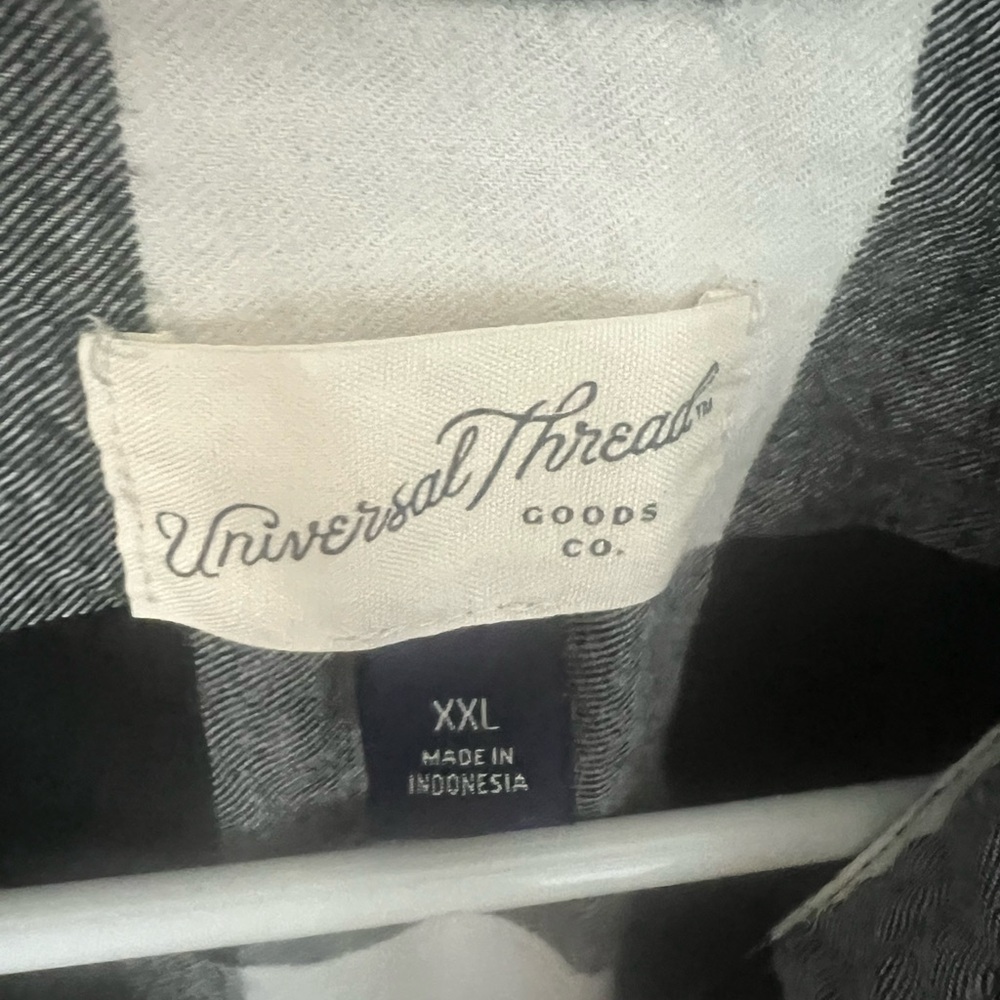 Universal Thread flannel - Picture 2 of 3